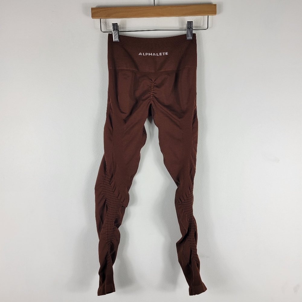 Alphalete Amplify Spellout Scrunch Butt Ruched Compression High Waist Leggings
